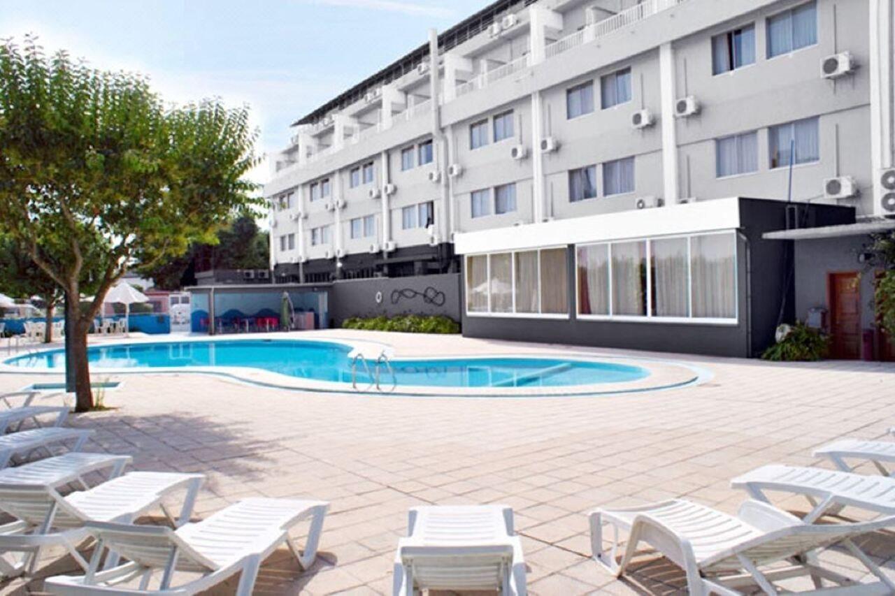 Hotel Onix Висеу Екстериор снимка