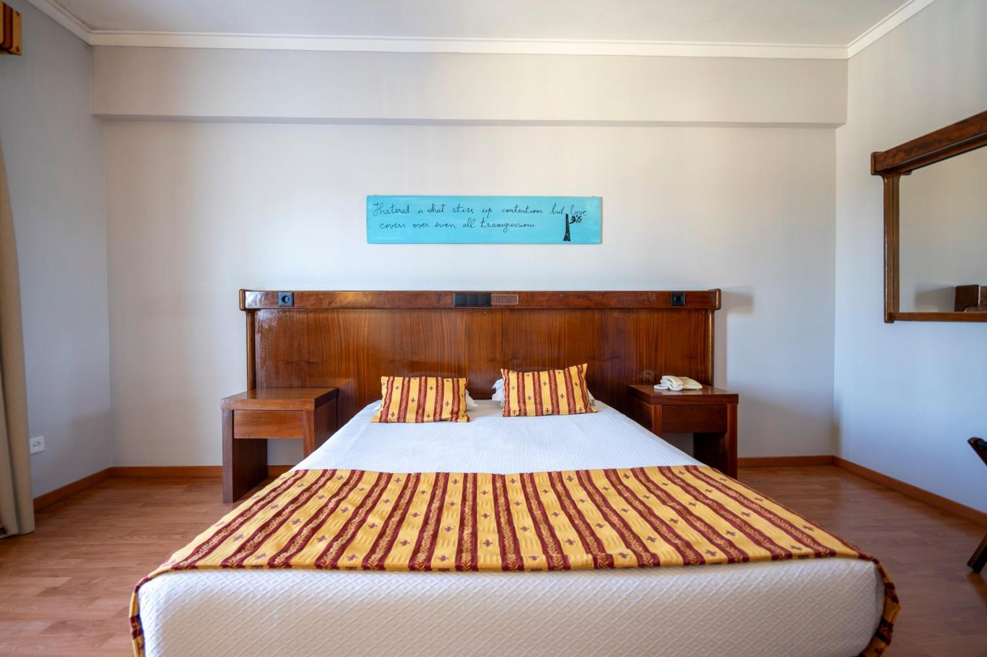 Hotel Onix Висеу Екстериор снимка