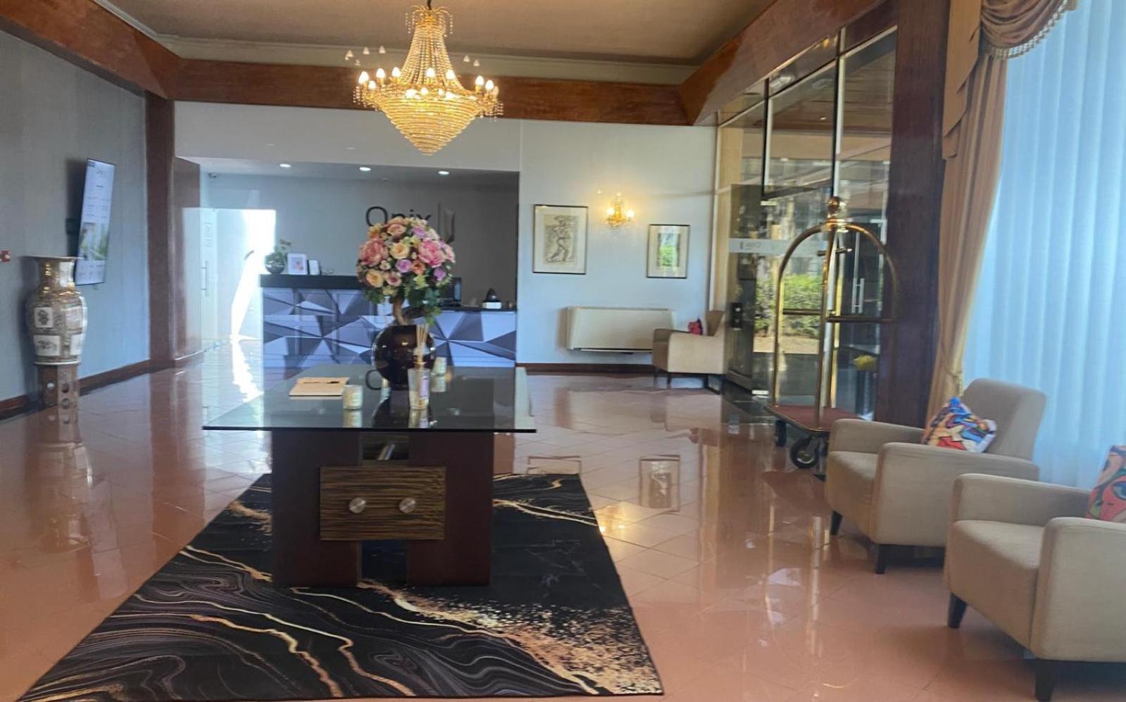Hotel Onix Висеу Екстериор снимка
